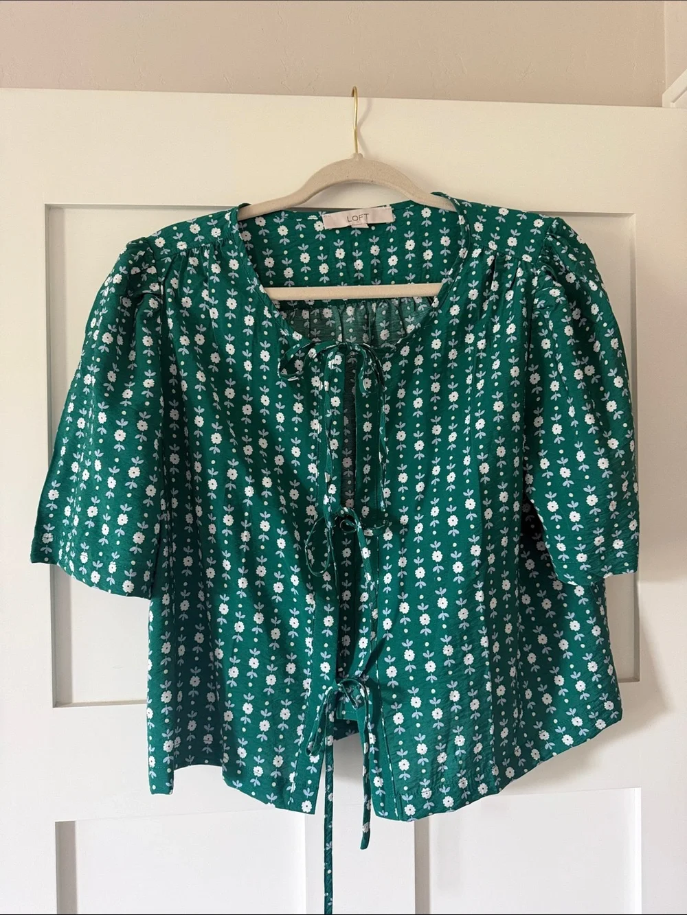 LOFT Emerald Green Floral Tie-Front Puff Sleeve Blouse